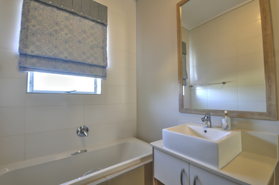 4 Bedroom Property for Sale in Earls Court Lifestyle Estate Western Cape
